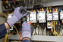 انتقاد مدیر کل صمت گیلان از افزایش ۹۰۰ درصدی بهای برق واحدهای صنعتی