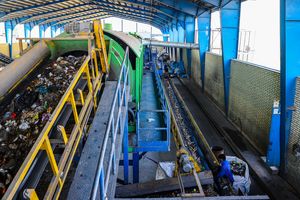 از سوزاندن پسماند برای تولید سیمان استفاده می کنیم