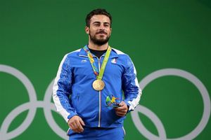 کار دیگری جز تقدیم طلایم به شهدای مدافع حرم از دستم بر نمی‌آمد